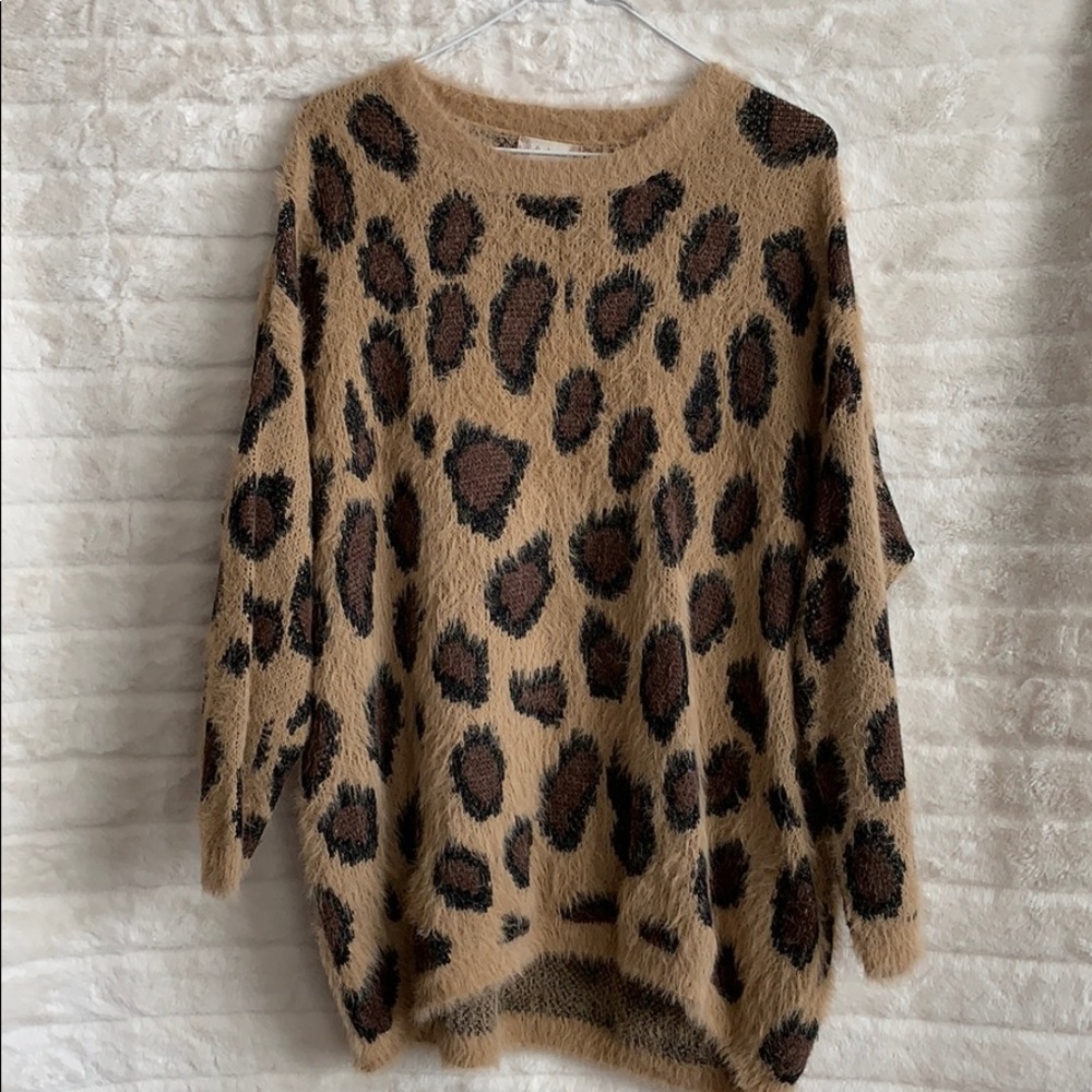 Altar’d State Leopard Print Sweater XS/S
